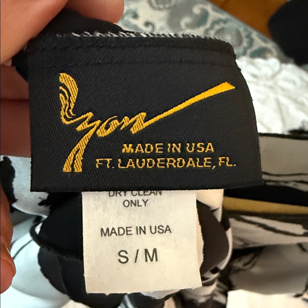 Black and White Floral top